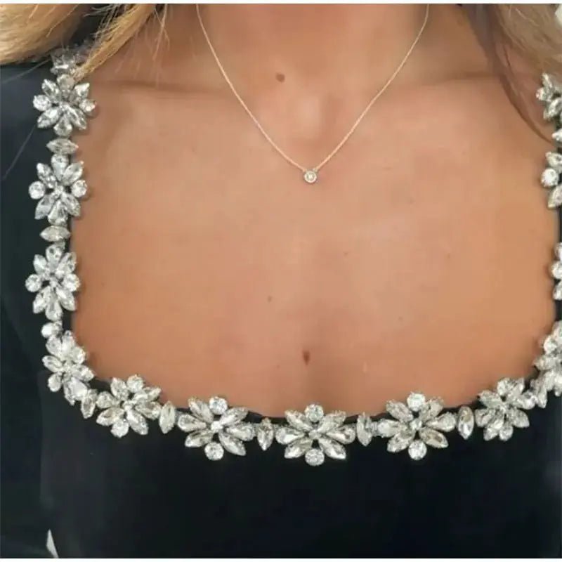 Elegant Dress with a Square Neck and Long Sleeves - TheSheriffShop