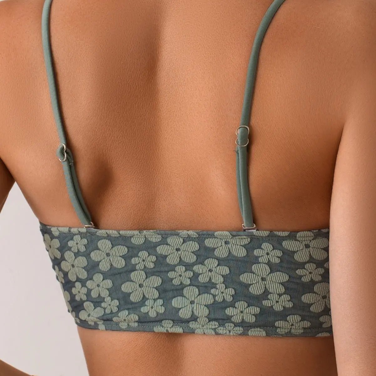 Maillot de bain sexy pour petites poitrines, conçu pour offrir une silhouette flatteuse. - TheSheriffShop